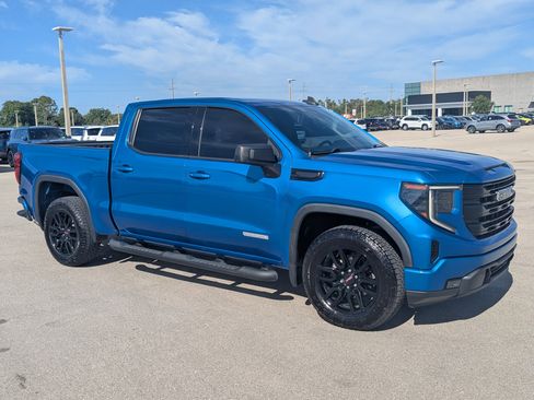 Used 2023 GMC Sierra 1500 Elevation RWD image 2