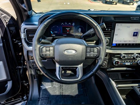 Used 2025 Ford F450 Platinum image 19