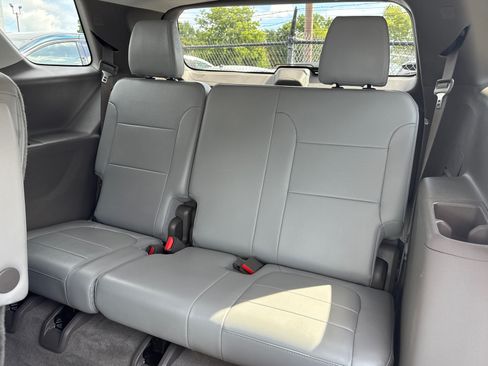 Used 2019 Chevrolet Traverse Premier w/ Driver Confidence II Package FWD image 6