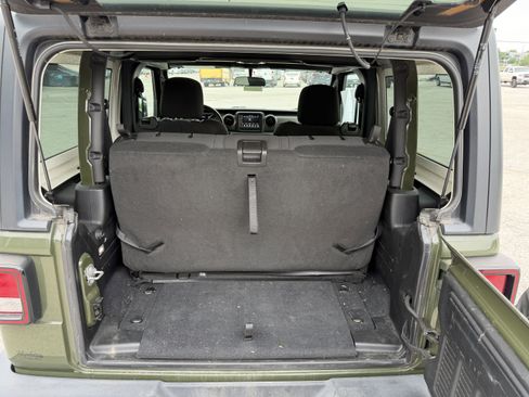 Used 2021 Jeep Wrangler Sport AWD/4WD image 9