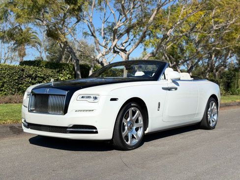 Used 2018 Rolls-Royce Dawn image 1