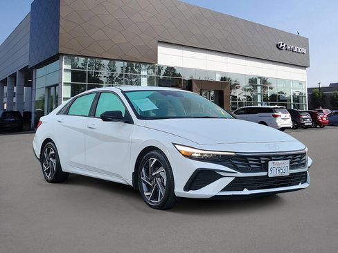 Certified 2025 Hyundai Elantra Sport image 3