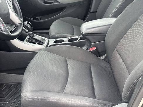 Used 2016 Hyundai Elantra Value Edition FWD image 11