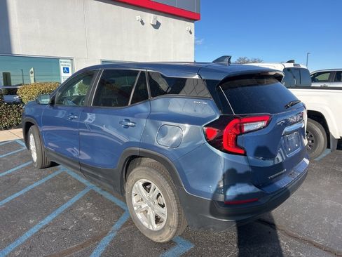 Used 2024 GMC Terrain SLE image 8