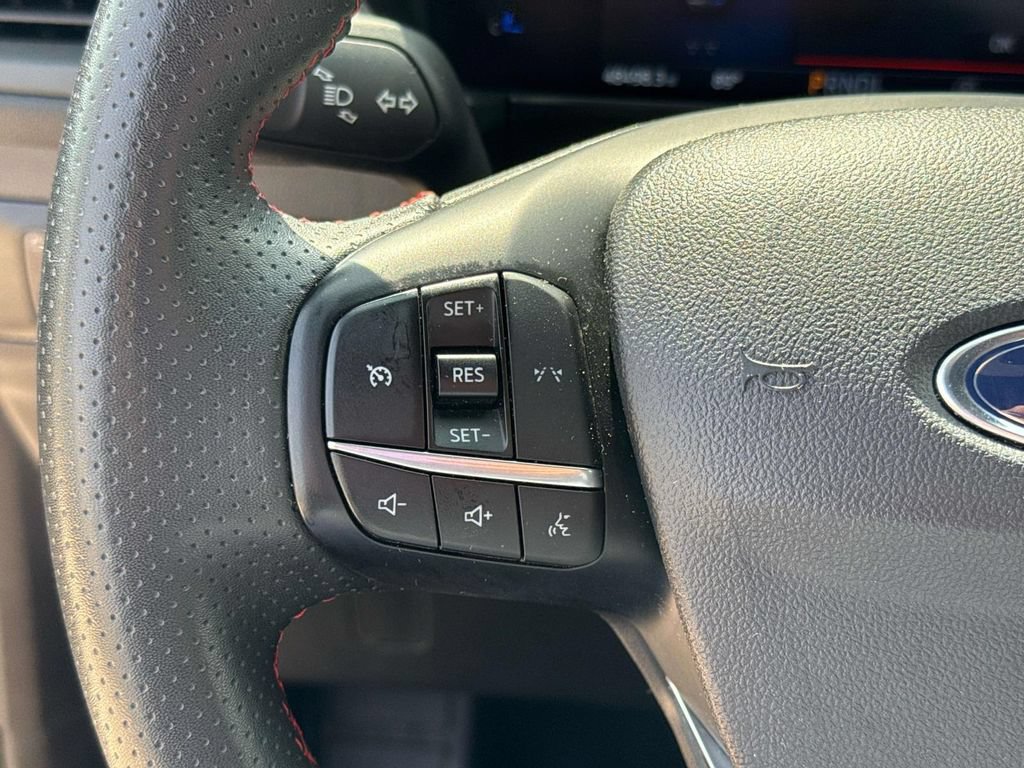 Used 2025 Ford Escape ST-Line FWD image 18