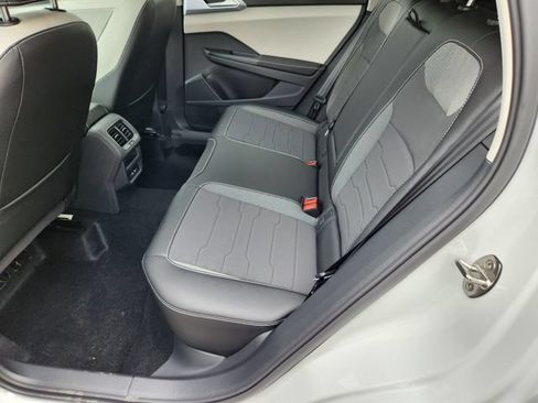New 2026 Volkswagen Taos SE AWD/4WD image 28