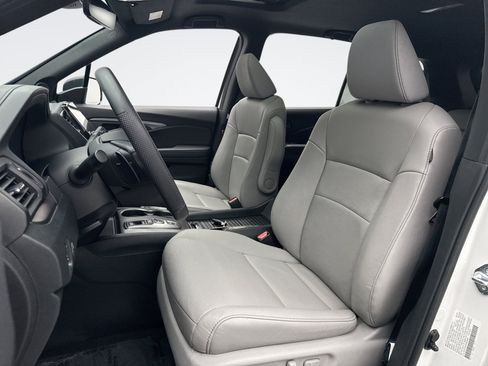 Used 2023 Honda Passport EX-L image 11