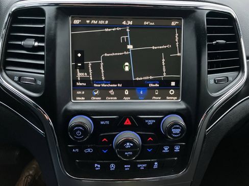 Used 2018 Jeep Grand Cherokee Limited image 17