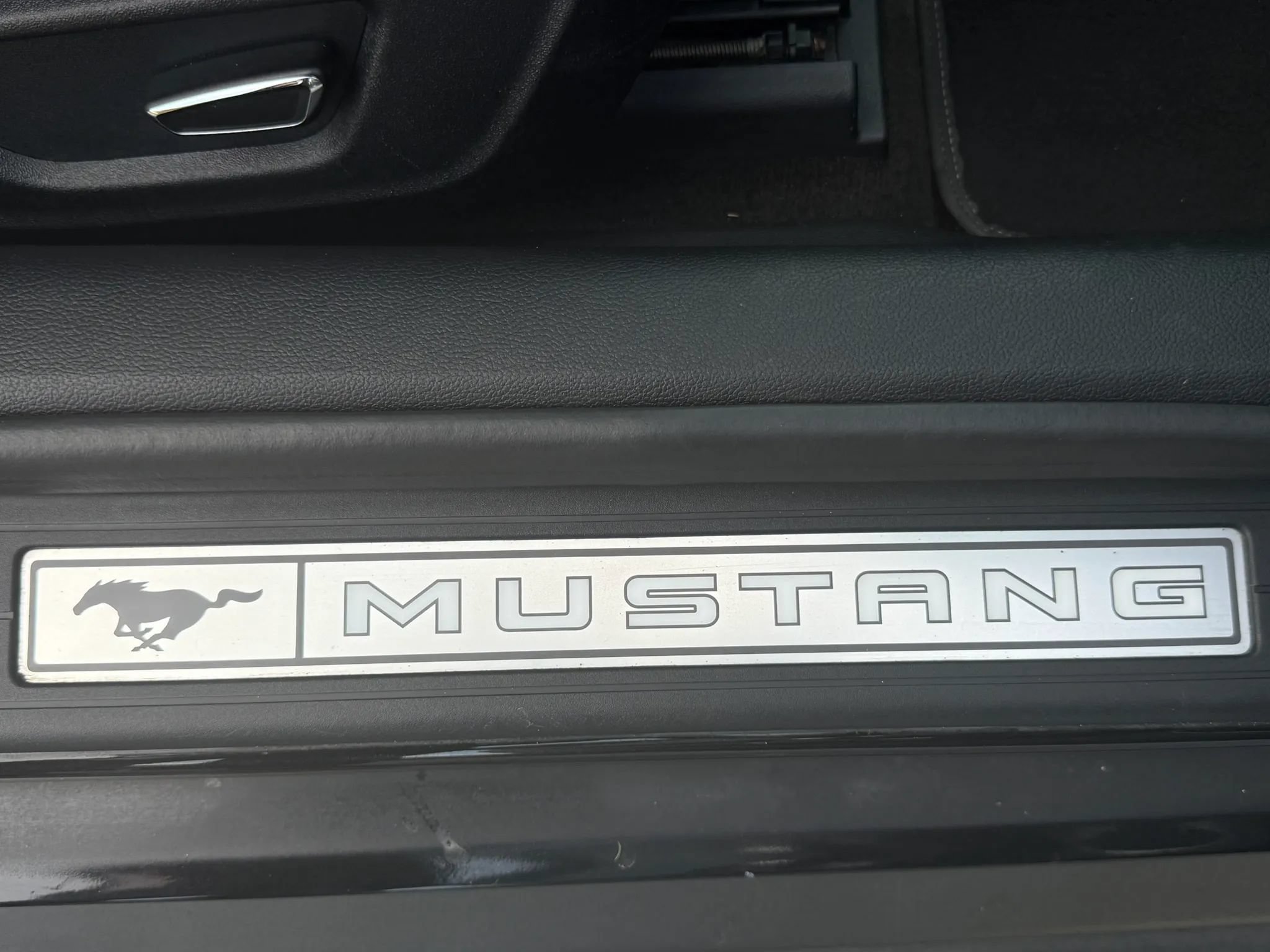 Used 2017 Ford Mustang GT Premium w/ Equipment Group 401A RWD image 61