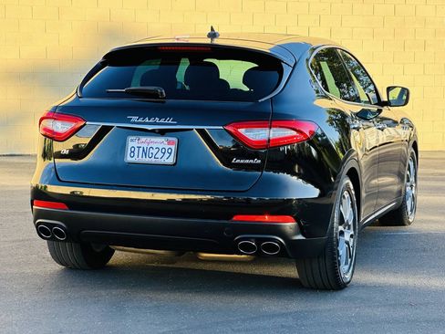 Used 2017 Maserati Levante AWD/4WD image 5