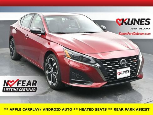 Used 2024 Nissan Altima 2.5 SR w/ SR Premium Package image 1