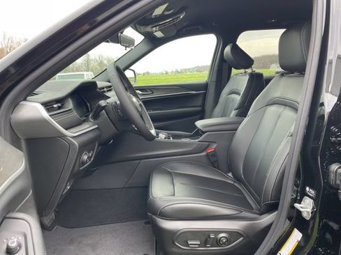 New 2026 Jeep Grand Cherokee Limited AWD/4WD image 9