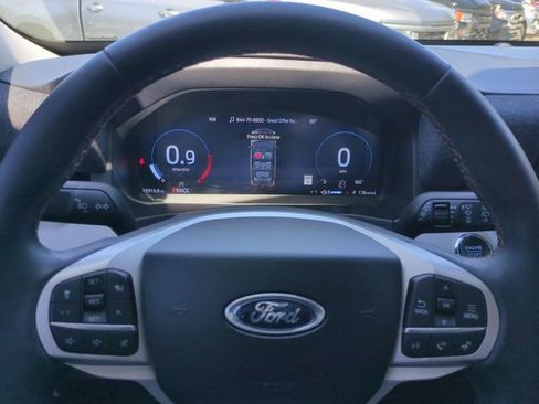 Used 2025 Ford Explorer Active RWD image 32