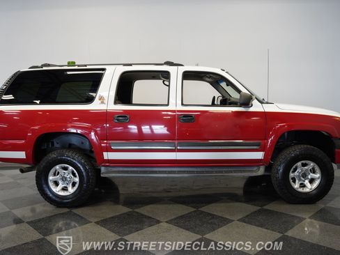 Used 2004 Chevrolet Suburban 2500 AWD/4WD image 15