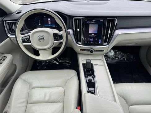 Used 2024 Volvo S60 B5 Core image 15