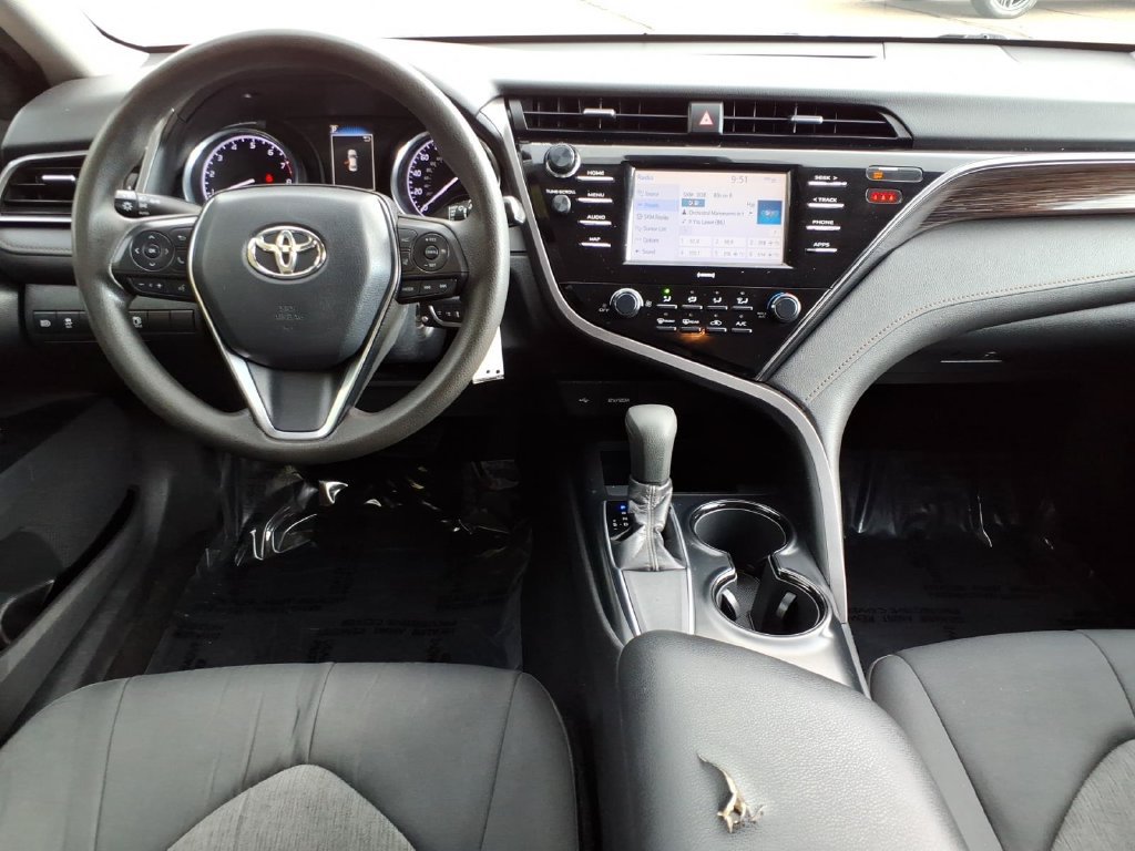 Used 2020 Toyota Camry LE FWD image 13