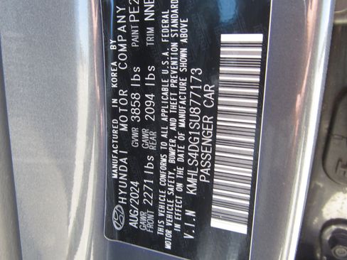 Used 2025 Hyundai Elantra SEL image 28