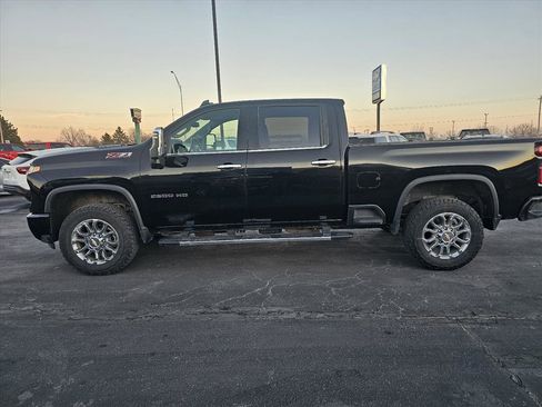 Used 2024 Chevrolet Silverado 2500 LTZ w/ LTZ Plus Package image 6