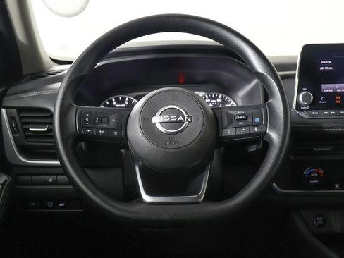 Used 2024 Nissan Rogue SV image 32