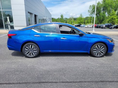 New 2025 Nissan Altima 2.5 SV image 3