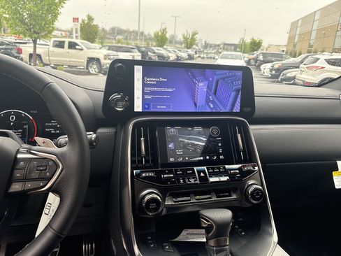 Used 2026 Lexus LX 600 F Sport image 29