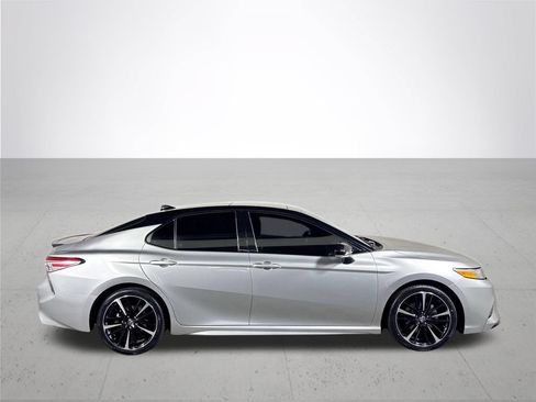 Used 2020 Toyota Camry XSE w/ Navigation Package FWD image 5