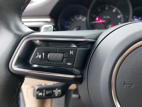 Used 2024 Porsche Macan image 19