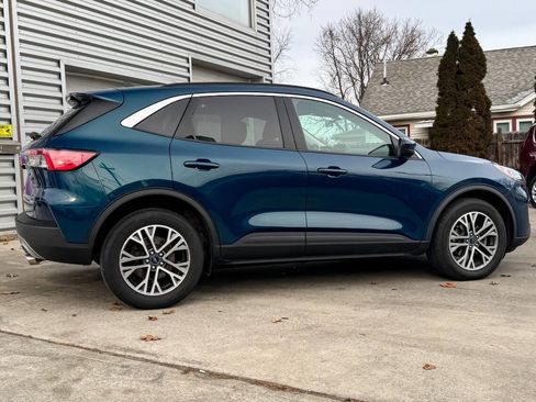 Used 2020 Ford Escape SEL image 2