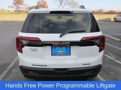 Used 2023 GMC Acadia SLE w/ Driver Convenience Package image 4