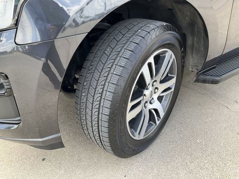 Certified 2024 Ford Expedition XLT image 24
