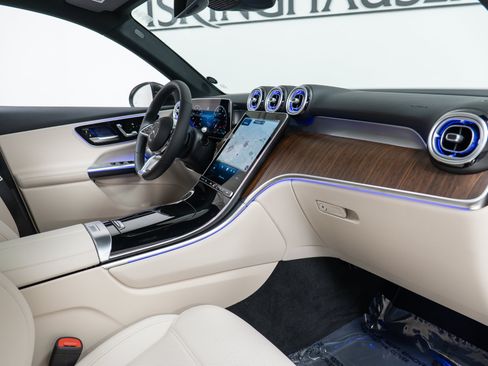New 2027 Mercedes-Benz GLC 300 4MATIC image 21