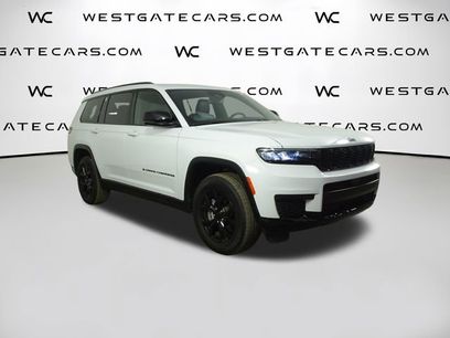 Used 2024 Jeep Grand Cherokee L Laredo