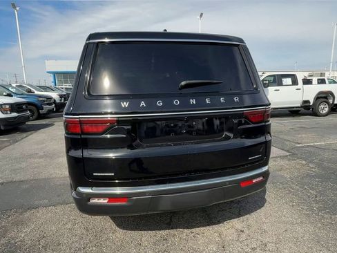 Used 2022 Jeep Wagoneer Series III w/ Premium Group I AWD/4WD image 7