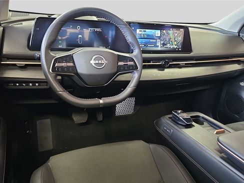 Used 2023 Nissan Ariya AWD image 17