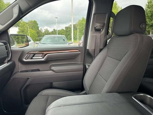 Used 2025 Chevrolet Silverado 1500 LT AWD/4WD image 23
