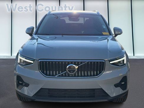 Certified 2025 Volvo XC40 B5 Plus image 10
