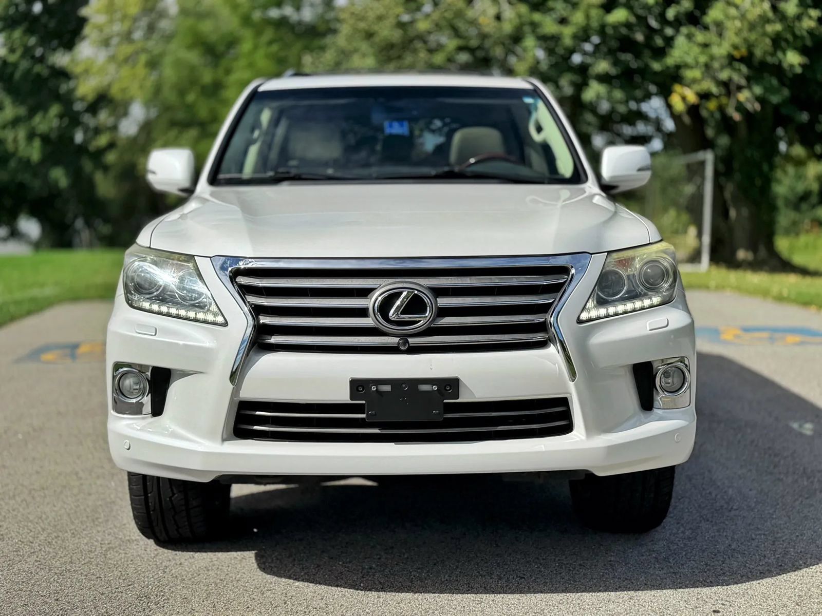 Used 2013 Lexus LX 570 4WD w/ Luxury Pkg image 38