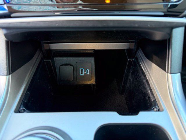 Used 2021 Ford Explorer Limited w/ Equipment Group 301A RWD image 30