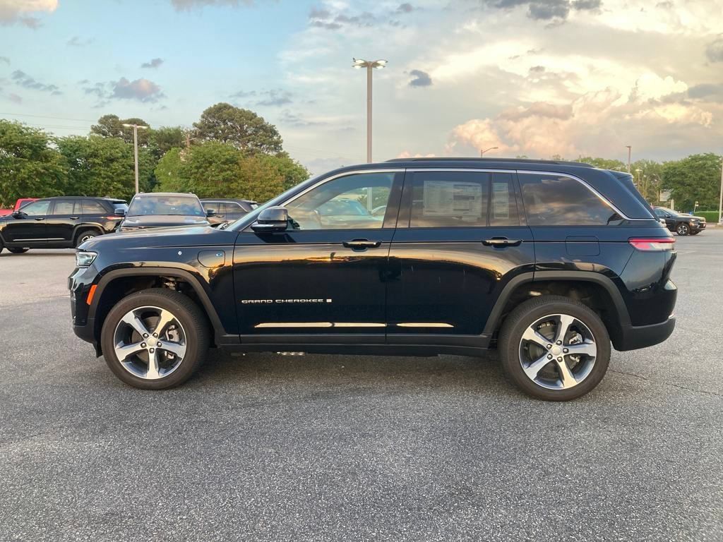 New 2024 Jeep Grand Cherokee Limited 4xe w/ Luxury Tech Group II AWD/4WD image 2