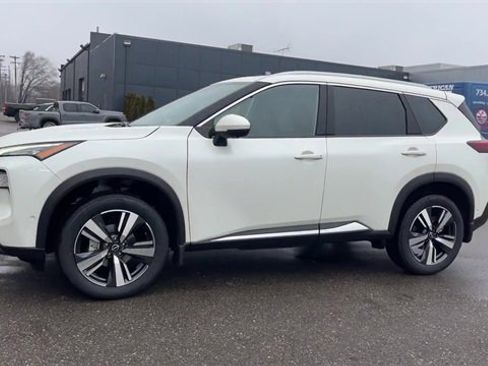 Certified 2023 Nissan Rogue SL w/ SL Premium Package image 4