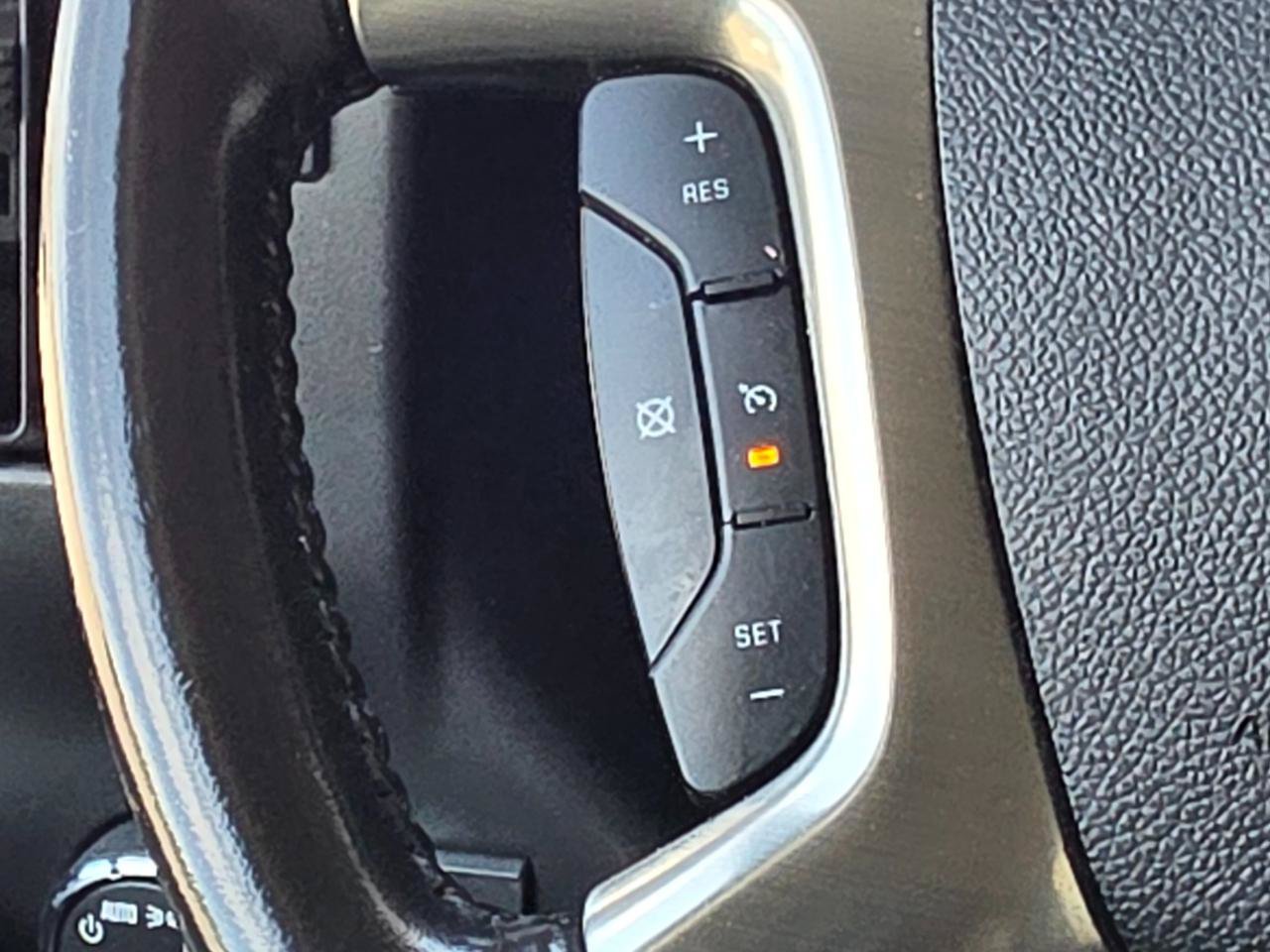 Used 2017 Chevrolet Express 2500 RWD image 17