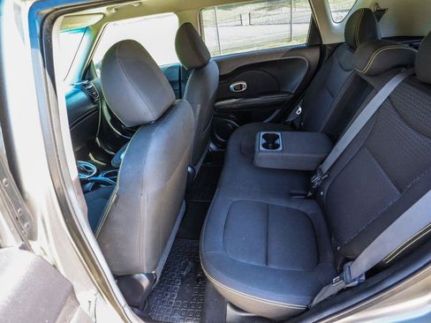 Used 2014 Kia Soul + FWD image 29