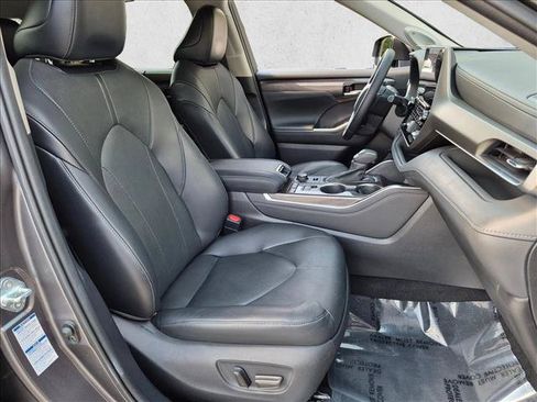 Used 2021 Toyota Highlander Limited AWD/4WD image 21