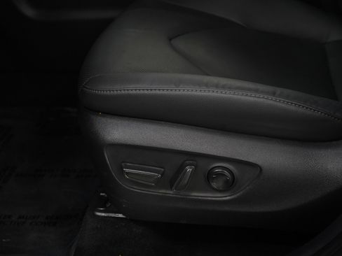Used 2025 Toyota Grand Highlander AWD Hybrid image 20