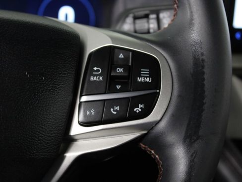 Used 2025 Ford Explorer Active image 25