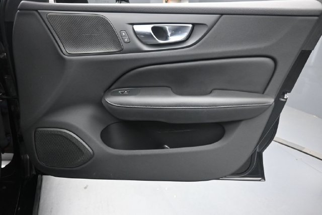 Used 2023 Volvo S60 B5 Plus FWD image 28