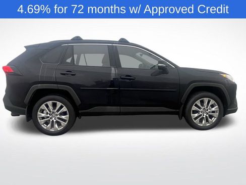 Used 2025 Toyota RAV4 XLE Premium image 7