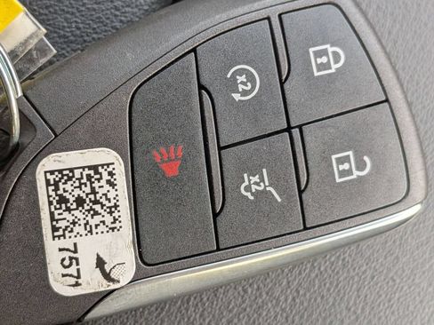 Used 2023 Buick Envision Avenir AWD/4WD image 39
