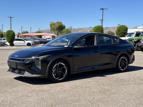 Used 2025 Kia K4 EX image 2
