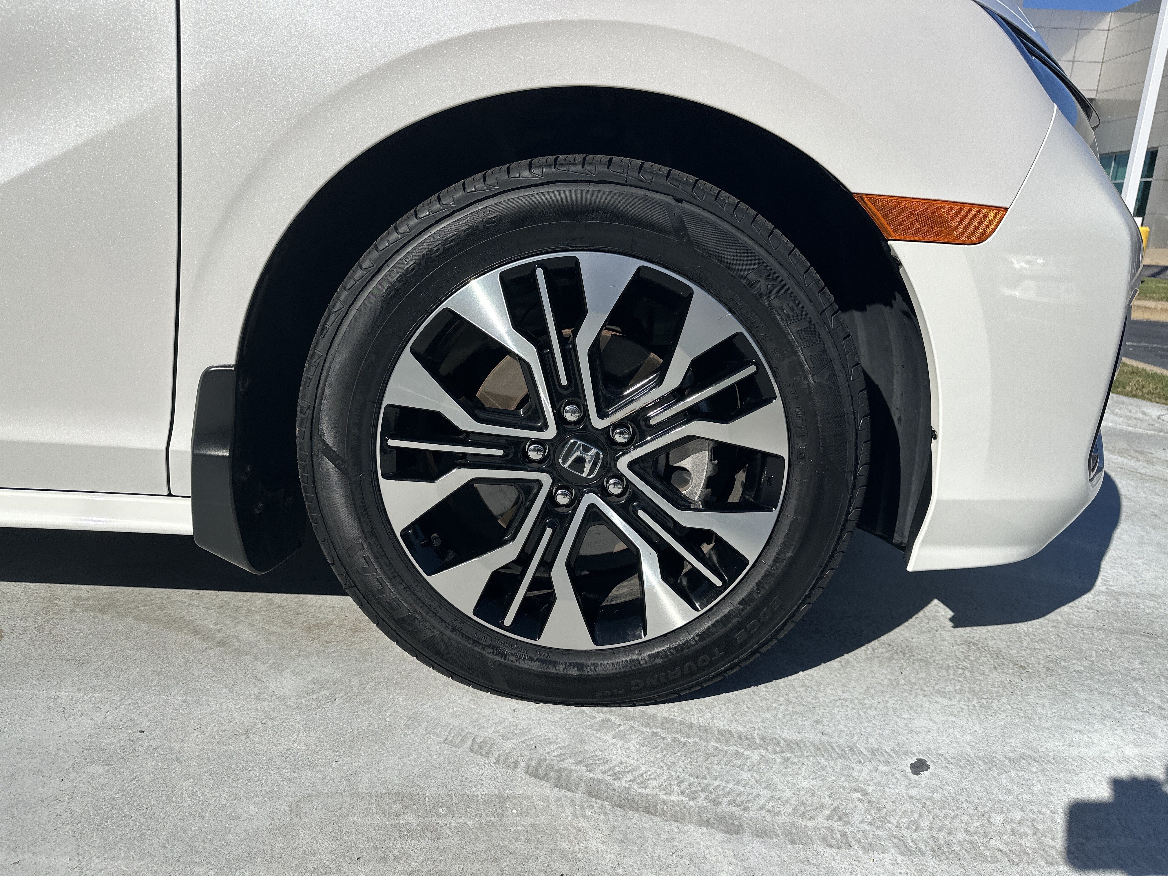 Used 2025 Honda Odyssey Elite image 13